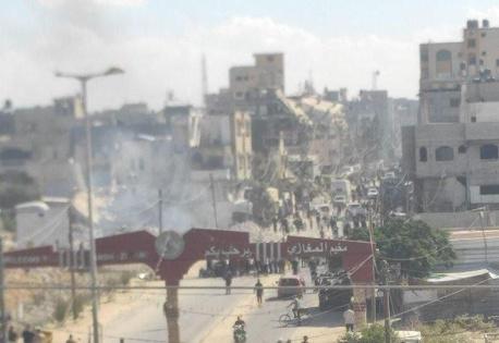 شهيدان ومصابون في غارة للاحتلال استهدفت مركبة وسط قطاع غزة