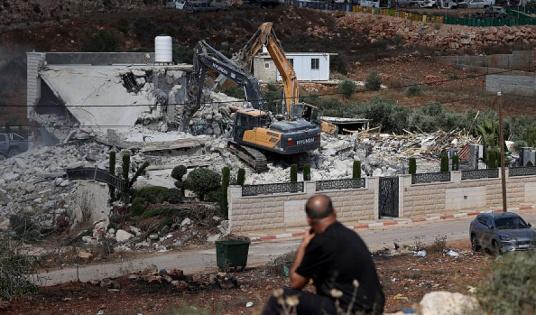 الاحتلال يهدم خمسة منازل في القدس وسلفيت