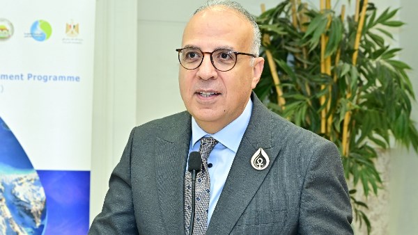 وزير الري يقدم الجوائز للفائزين في مسابقة شباب المبتكرين في مجال المياه